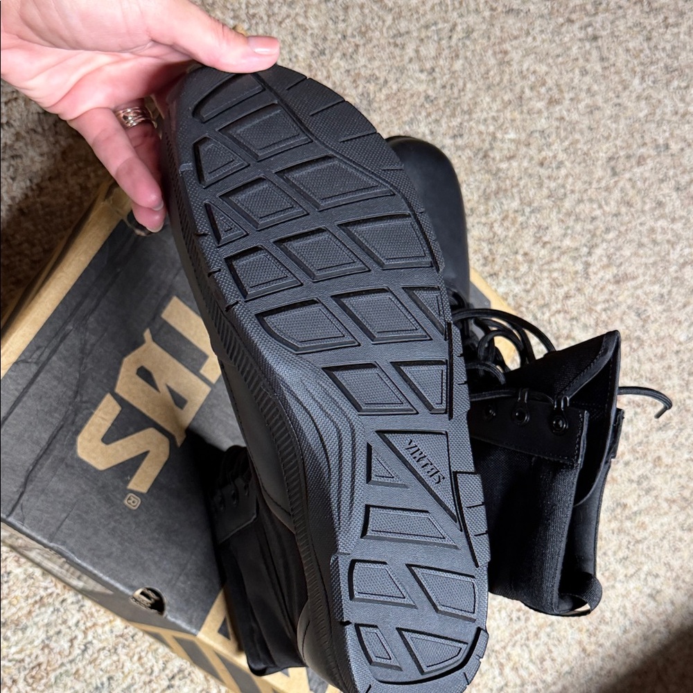 Men's Viktos Black Tactical Lace-Up Boots - Picture 3 of 7